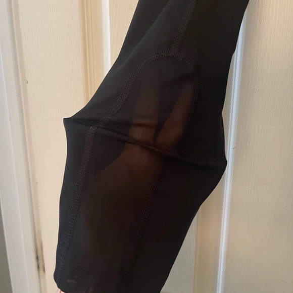 Brand New Nike Cropped Epic Run Tight Fit Leggings - Picture 8 of 8